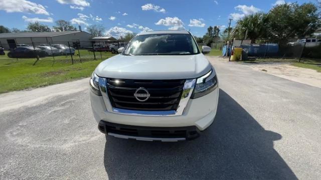 new 2024 Nissan Pathfinder car, priced at $47,180