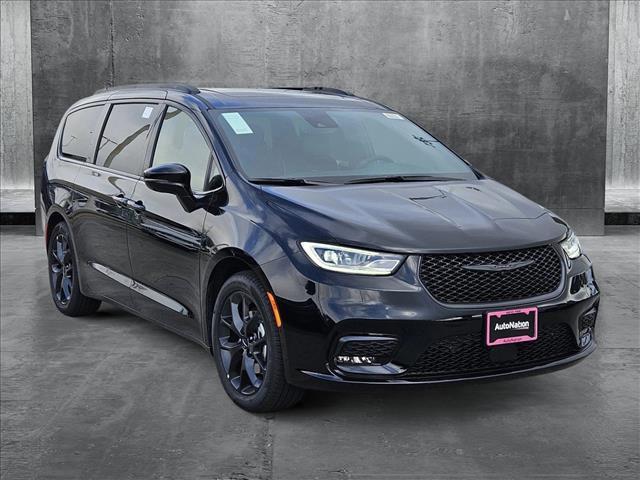 new 2025 Chrysler Pacifica car, priced at $51,791