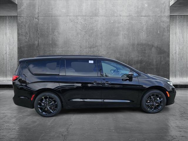 new 2025 Chrysler Pacifica car, priced at $51,791