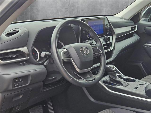 used 2024 Toyota Highlander car, priced at $35,993