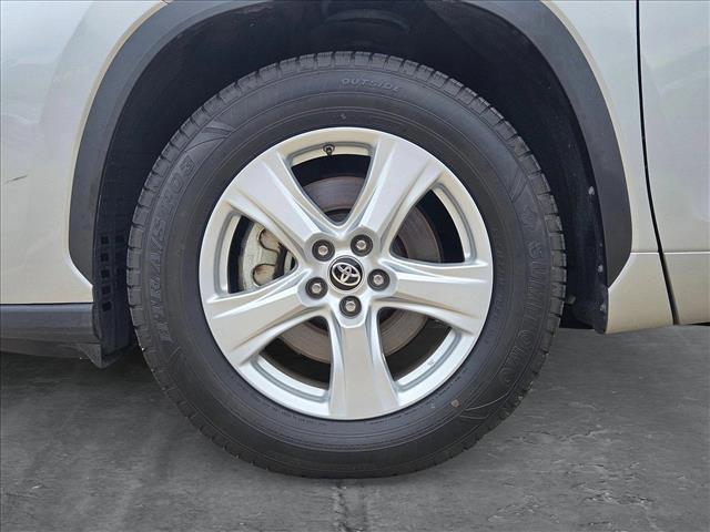 used 2024 Toyota Highlander car, priced at $35,993