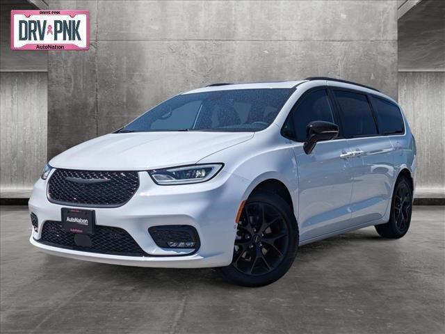 new 2024 Chrysler Pacifica car, priced at $52,385