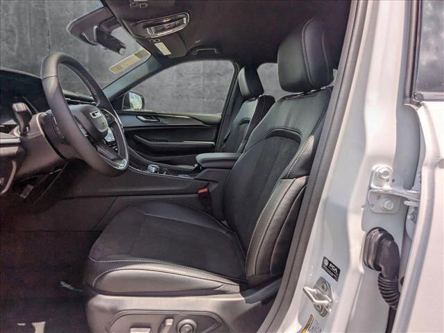 new 2025 Jeep Grand Cherokee car, priced at $36,890