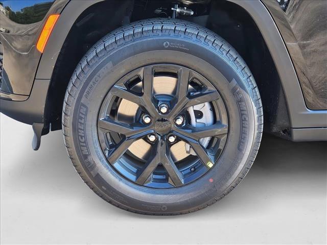 new 2025 Jeep Grand Cherokee L car, priced at $39,991