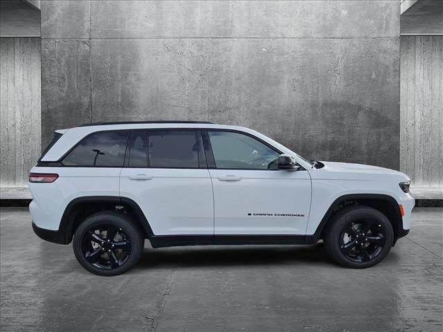 new 2025 Jeep Grand Cherokee car, priced at $43,256