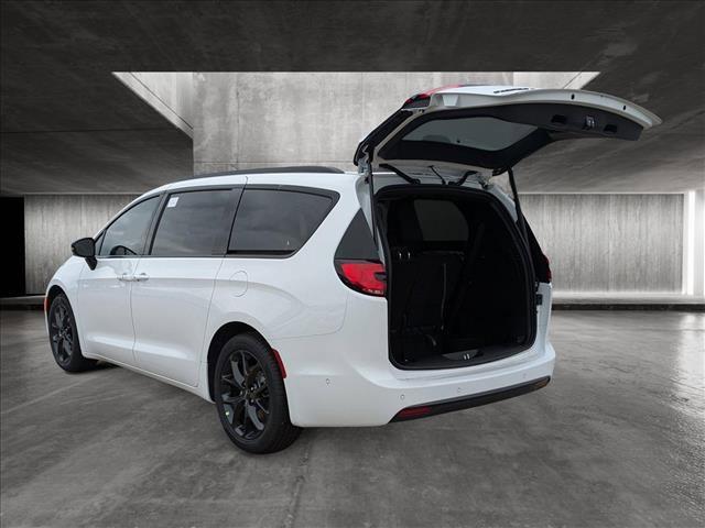 new 2025 Chrysler Pacifica car, priced at $53,370