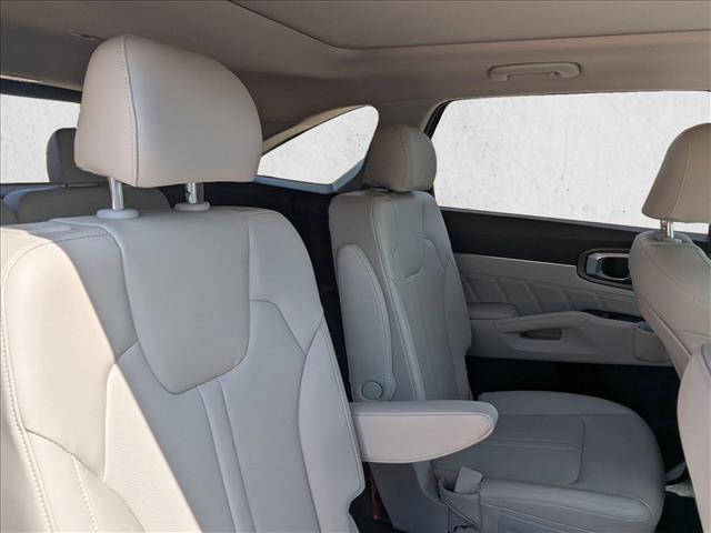 used 2023 Kia Sorento car, priced at $32,792