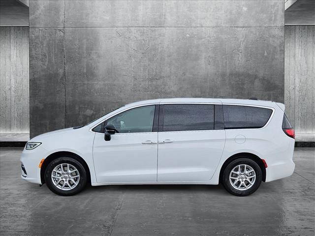 new 2024 Chrysler Pacifica car, priced at $36,999