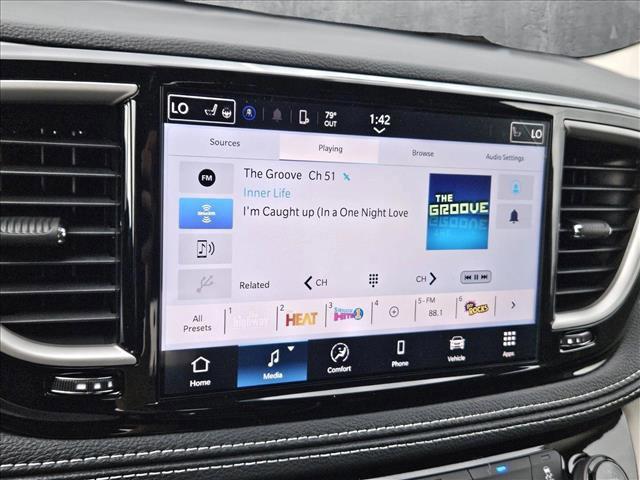 new 2024 Chrysler Pacifica car, priced at $36,999