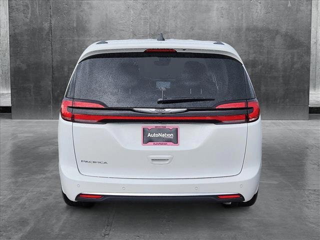 new 2024 Chrysler Pacifica car, priced at $36,999