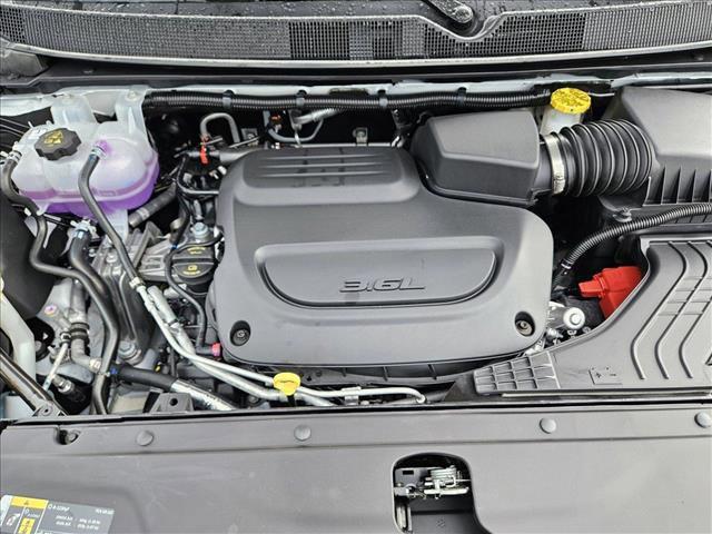 new 2024 Chrysler Pacifica car, priced at $36,999