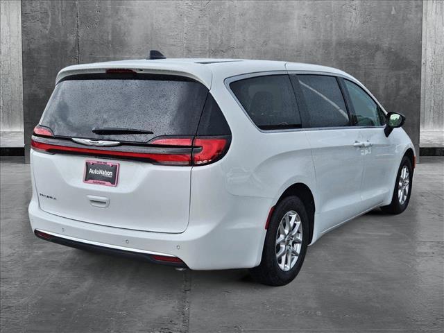 new 2024 Chrysler Pacifica car, priced at $36,999