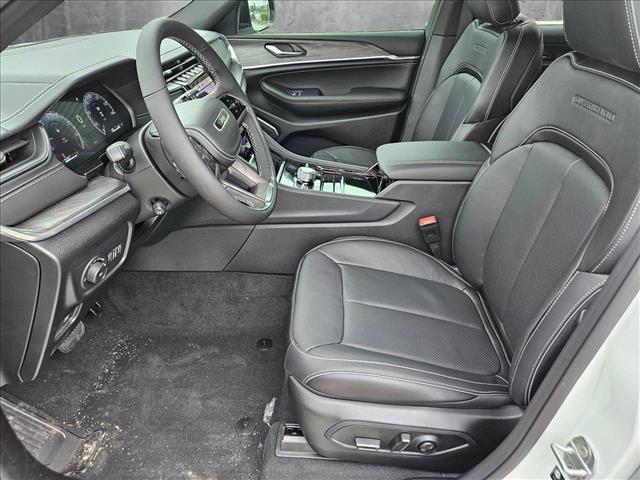 new 2025 Jeep Grand Cherokee car, priced at $47,999