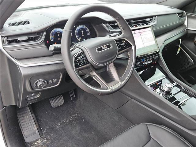 new 2025 Jeep Grand Cherokee car, priced at $47,999