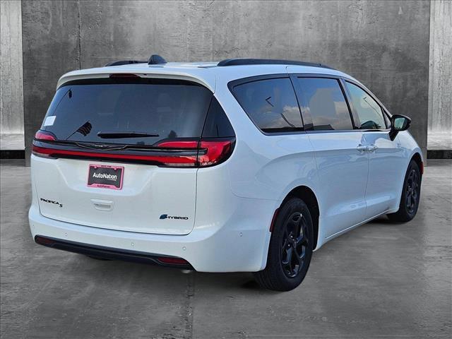 new 2025 Chrysler Pacifica Hybrid car, priced at $57,580