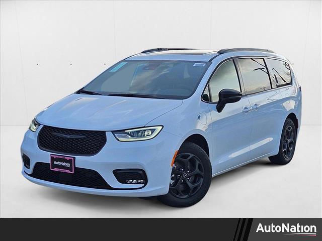 new 2025 Chrysler Pacifica Hybrid car, priced at $50,099
