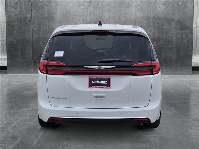 new 2025 Chrysler Pacifica car, priced at $46,603