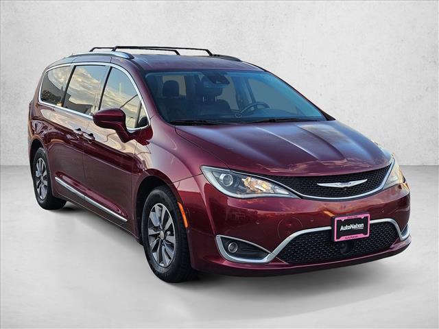 used 2020 Chrysler Pacifica car, priced at $13,724