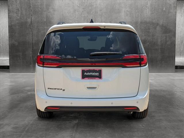 new 2024 Chrysler Pacifica car, priced at $45,945