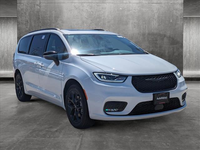 new 2024 Chrysler Pacifica car, priced at $44,491