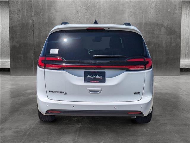 new 2024 Chrysler Pacifica car, priced at $44,491