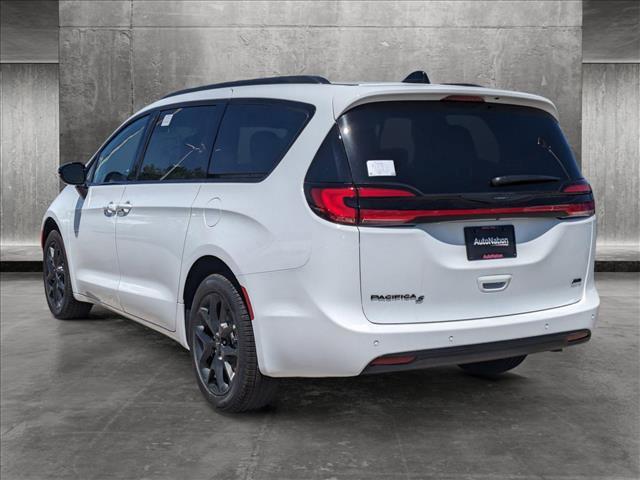 new 2024 Chrysler Pacifica car, priced at $44,491