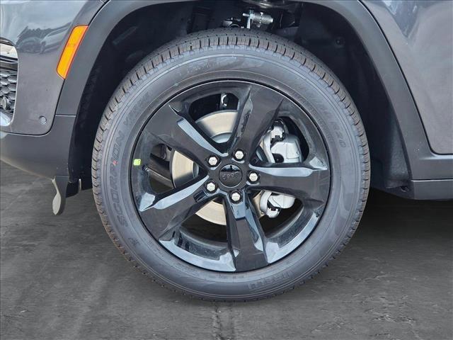 new 2025 Jeep Grand Cherokee car, priced at $46,124