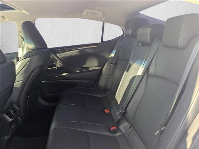 used 2019 Lexus ES 300h car, priced at $25,492