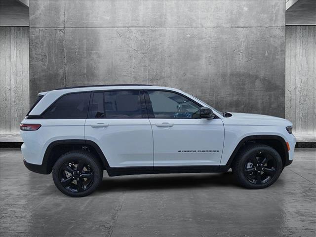 new 2025 Jeep Grand Cherokee car, priced at $41,256