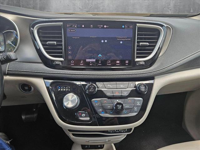 used 2021 Chrysler Pacifica Hybrid car, priced at $22,992