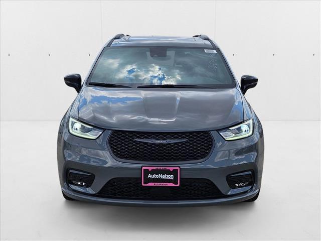 new 2025 Chrysler Pacifica car, priced at $47,541