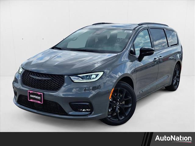 new 2025 Chrysler Pacifica car, priced at $47,541