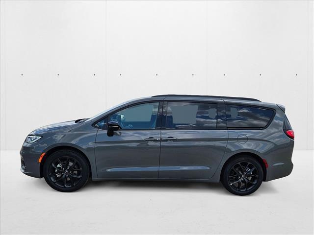 new 2025 Chrysler Pacifica car, priced at $47,541