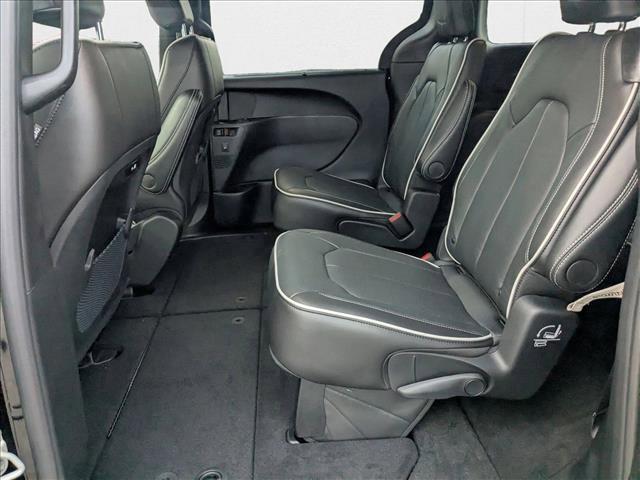 new 2025 Chrysler Pacifica car, priced at $47,241