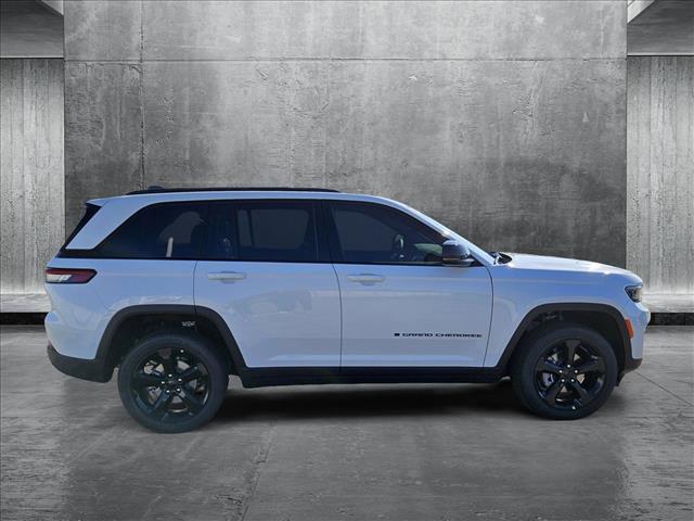 new 2025 Jeep Grand Cherokee car, priced at $43,080