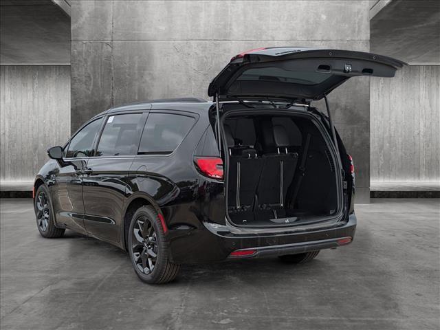 new 2025 Chrysler Pacifica car, priced at $53,370