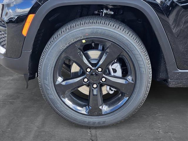 new 2025 Jeep Grand Cherokee car, priced at $39,897
