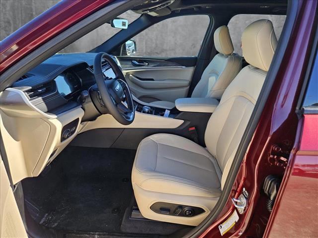 new 2025 Jeep Grand Cherokee car, priced at $39,339