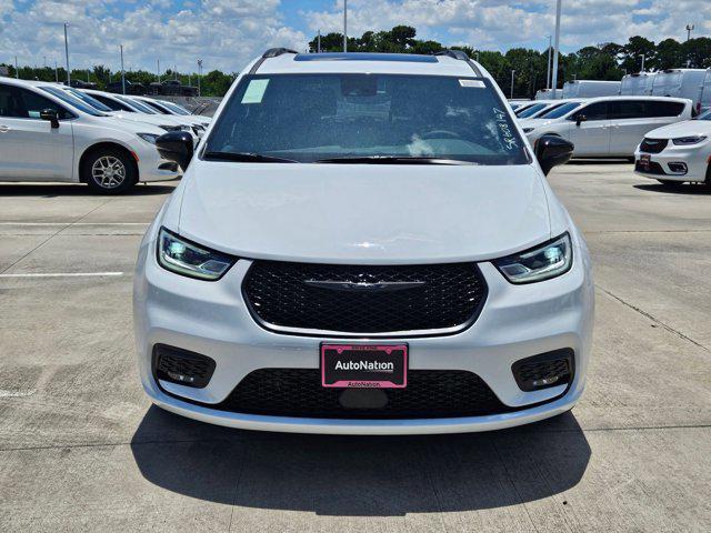 new 2025 Chrysler Pacifica car, priced at $52,845
