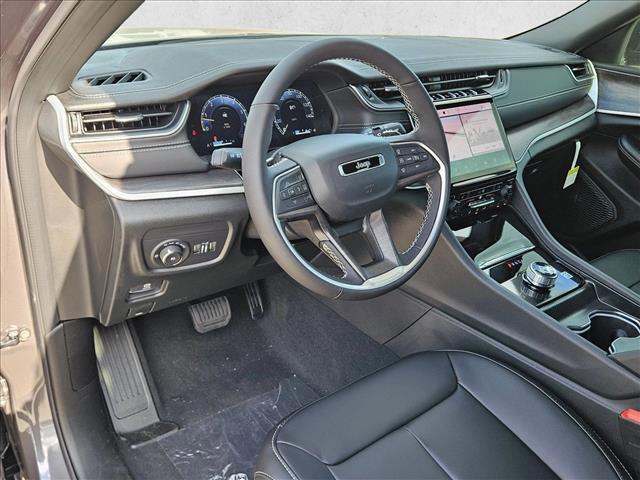 new 2025 Jeep Grand Cherokee car, priced at $38,913