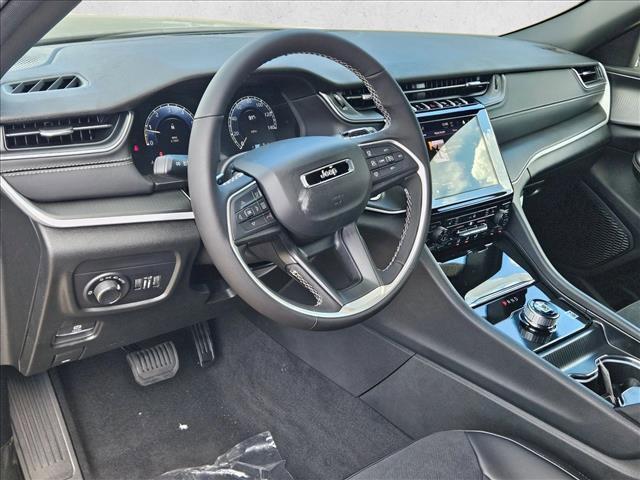 new 2025 Jeep Grand Cherokee car, priced at $40,949