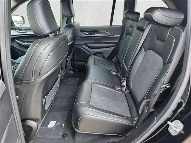 new 2025 Jeep Grand Cherokee car, priced at $40,949