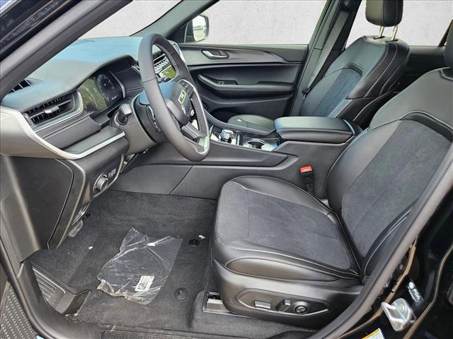 new 2025 Jeep Grand Cherokee car, priced at $40,949