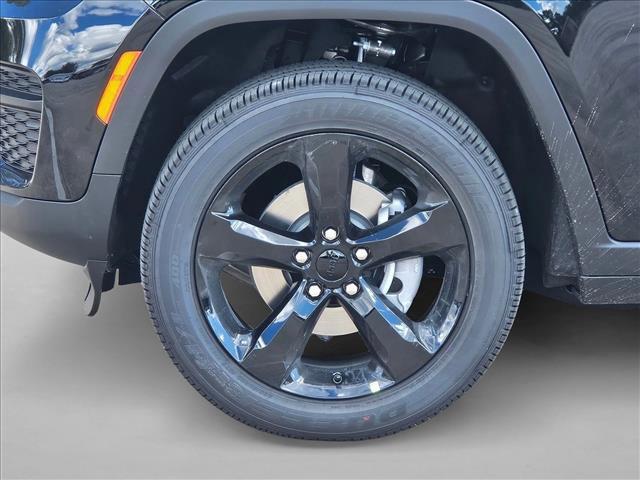 new 2025 Jeep Grand Cherokee car, priced at $40,949