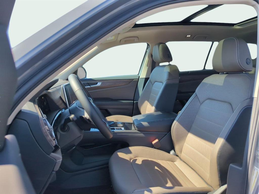 new 2025 Volkswagen Atlas car, priced at $47,001