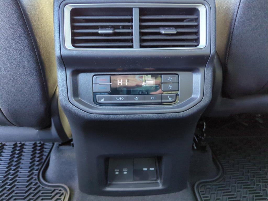 new 2025 Volkswagen Atlas car, priced at $46,076