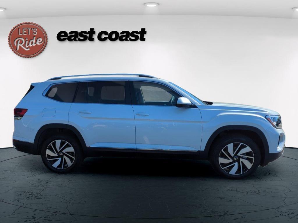 new 2025 Volkswagen Atlas car, priced at $46,076