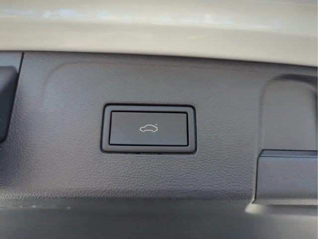 new 2025 Volkswagen Atlas car, priced at $51,076