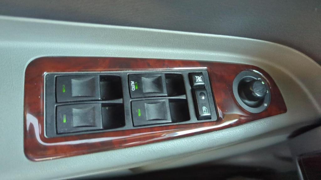 used 2005 Chrysler 300 car, priced at $6,000