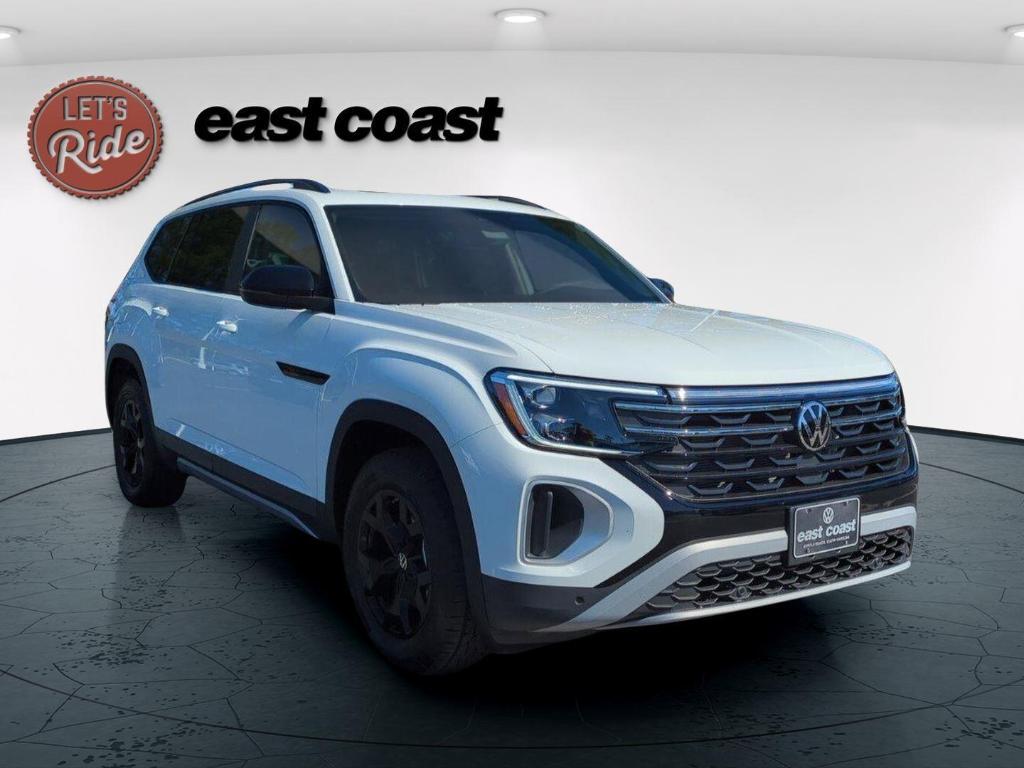 new 2025 Volkswagen Atlas car, priced at $44,046